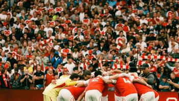 arsenal corto la maldicion y gano la premier league luego de 22 anos arsenal corto la maldicion y gano la premier league luego de 22 anos