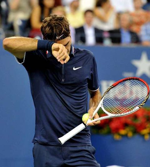 Roger Federer, agotado, pide a gritos por unas vacaciones