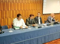 El informe del Banco Central del Uruguay concluyó que Uruguay es un 27% más caro que otros países. El informe del Banco Central del Uruguay concluyó que Uruguay es un 27% más caro que otros países.