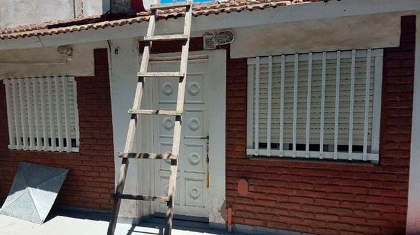 El cuerpo fue encontrado en el patio de la casa
