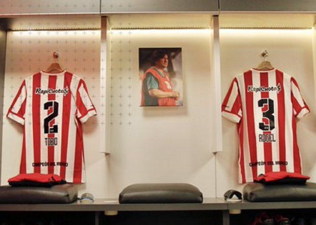 El homenaje de Estudiantes para el Brujo Manuel