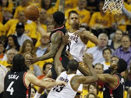 luis scola volvio a jugar, pero su equipo recibio una paliza luis scola volvio a jugar, pero su equipo recibio una paliza