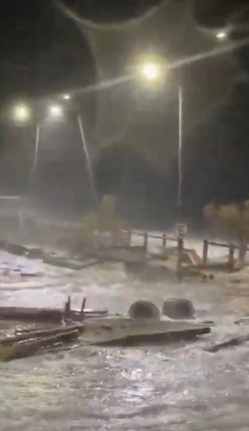 Un ciclón extratropical de gran intensidad afectó durante la noche del viernes a diversas ciudades y localidades de la Costa Atlántica.