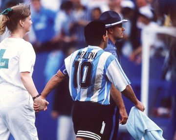 Hace 20 años y contra el mismo rival a Diego le cortaban las piernas