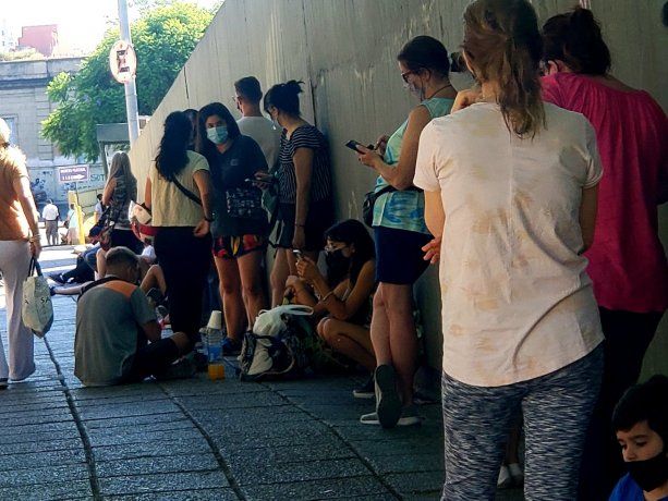 Córdoba suspende eventos masivos, festivales, boliches y reducen el aforo en salones