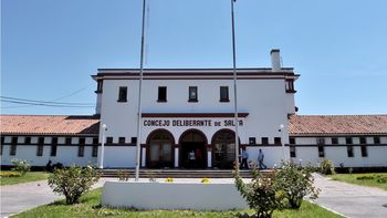 mujer golpeada pidio auxilio con su bebe en brazos en el concejo deliberante mujer golpeada pidio auxilio con su bebe en brazos en el concejo deliberante