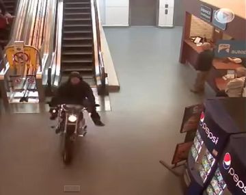 Shopping: video de persecución en moto