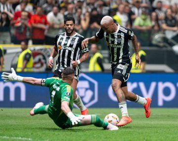 Fue baile: Atlético Mineiro goleó 3-0 a River y lo dejó al borde de la eliminación