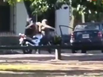 Horror en Ranelagh: un motociclista mató de un golpe a un automovilista en una discusión