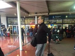 ¿quien lo viene a buscar? bielsa llego a argentina tras renunciar en francia ¿quien lo viene a buscar? bielsa llego a argentina tras renunciar en francia