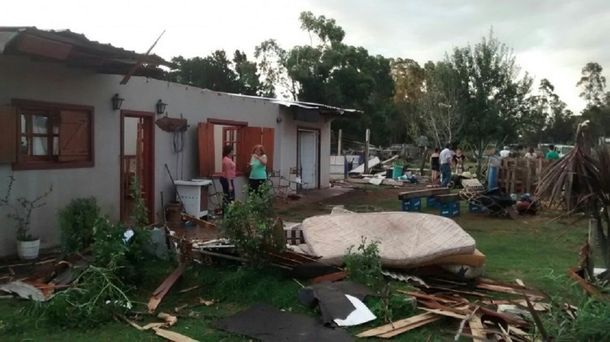 La cola de un tornado pasó por Mar del Plata y generó varios destrozos