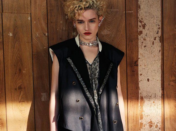 Julia Garner suena fuerte como protagonista de la película biográfica de Madonna