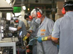 Aumento de sueldo por decreto: el antecedente y de cuánto debería ser ahora