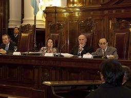 con su propio per saltum, clarin pide extender la cautelar con su propio per saltum, clarin pide extender la cautelar