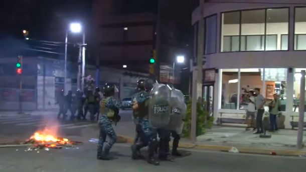 Tensión e incidentes en la comisaría de Santa Teresita tras el crimen de Tomás Tello