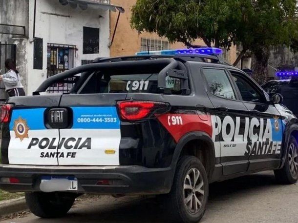 La Policía de Santa Fe en la cuadra del ataque La Policía de Santa Fe en la cuadra del ataque
