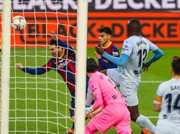 Messi también es más grande que Pelé: igualó su récord de goles en un club