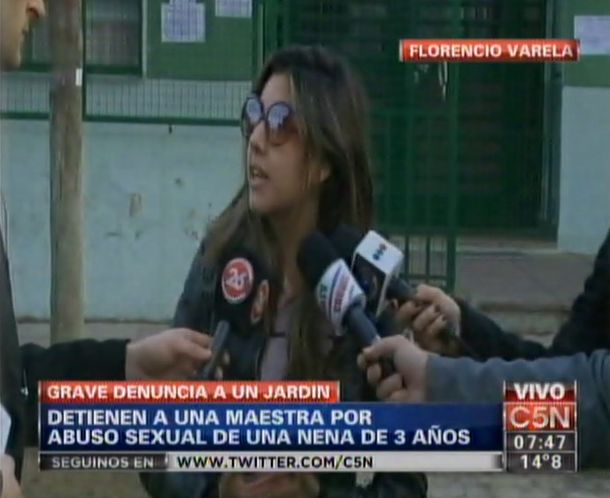 Acusan a la maestra de abusar de 31 chicos