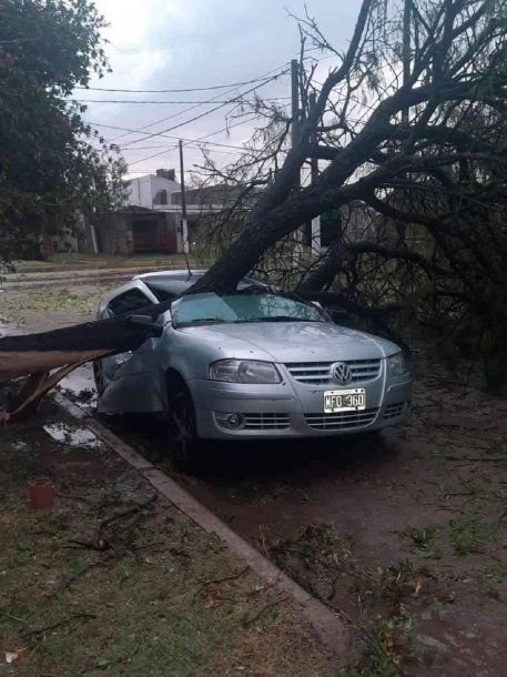 Río Primero: La Cola De Un Tornado Causó Graves Destrozos