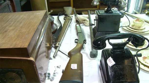 Villa Urquiza: clausuraron un local donde se subastaban armas ilegales