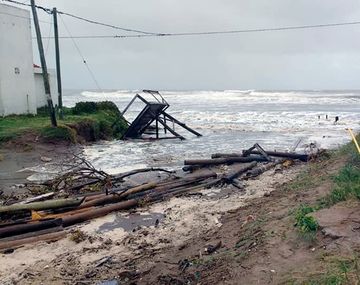 Las imágenes del impresionante temporal y sudestada en la Costa 