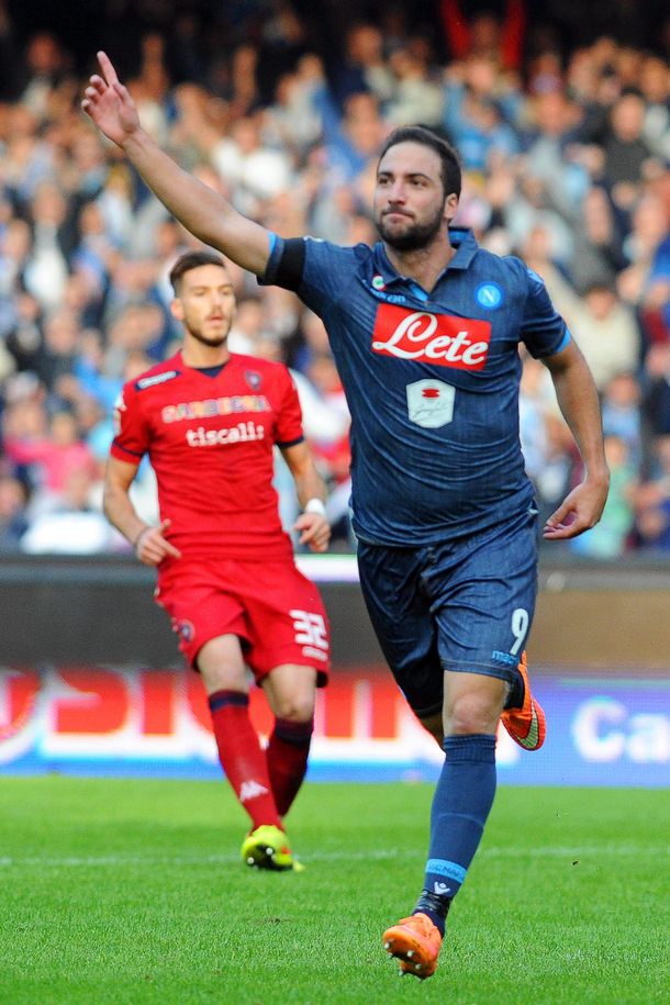 Higuaín sigue gritando y se anotó en el triunfo del Nápoli