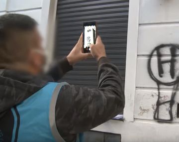 Violó la cuarentena para alentar a su equipo