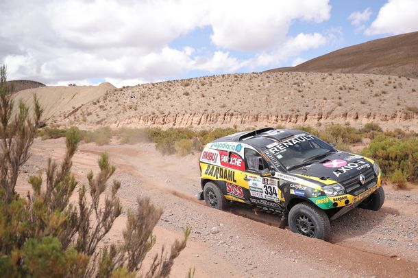 El auto del equipo Renault Duster