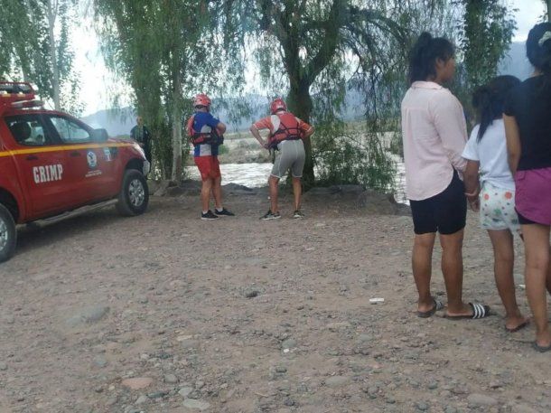 Un adolescente se ahogó en el Río Mendoza y buscan su cuerpo