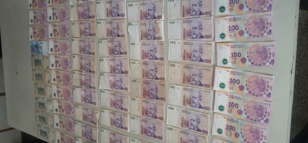 Acompañada por ocho niños, una mujer robó en una estación de servicio