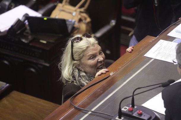 El partido de Carrió pidió excluir a los funcionarios del blanqueo