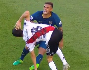 ¡Cárcel para uno! El brutal planchazo de Nacho Fernández que terminó en gol de Boca