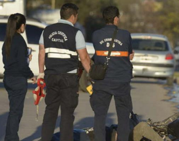 Un padre y su hijo de 4 años murieron aplastados por un camión de basura