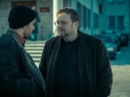 El thriller oscuro en la que un policía debe resolver un caso El thriller oscuro en la que un policía debe resolver un caso