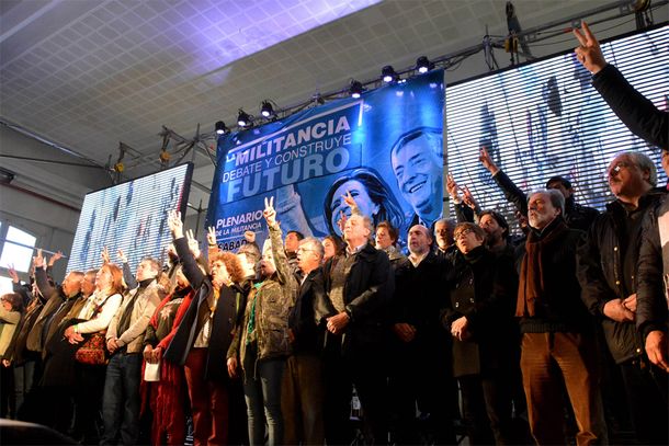 El kirchnerismo inició su plenario militante en Córdoba con un homenaje a Evita