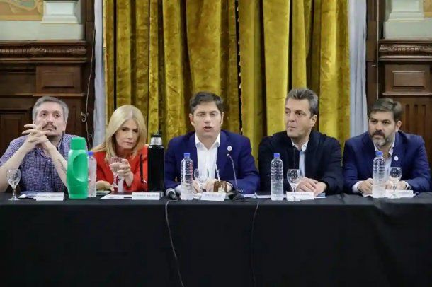 Con Axel Kicillof al frente, la cumbre del PJ bonaerense advirtió que el mega DNU de Milei es inconstitucional