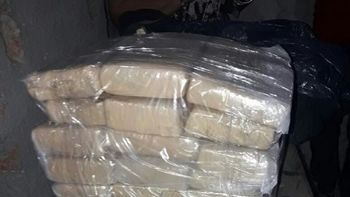 Encontraron casi 15 kilos de marihuana en una iglesia - Crédito: @impactorioja Encontraron casi 15 kilos de marihuana en una iglesia - Crédito: @impactorioja