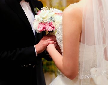 La pareja se conoció por Facebook y su matrimonio duró una semana