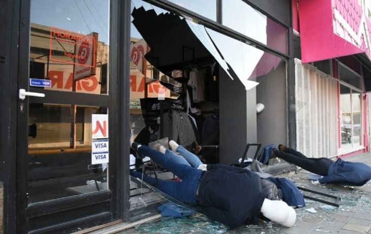 Ráfagas de hastas 130km/h provocaron destrozos en Comodoro Rivadavia