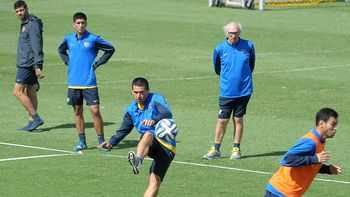 riquelme se prepara para volver a ser titular: hizo siete goles en la practica riquelme se prepara para volver a ser titular: hizo siete goles en la practica
