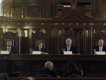 Fue por mayoría, hubo dos disidencias