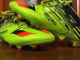 mira los botines que usara messi ante bolivia, dedicados a sus hijos mira los botines que usara messi ante bolivia, dedicados a sus hijos