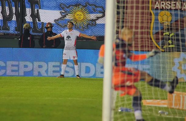 Instituto ganó un partido clave ante Arsenal en la lucha por la permanencia
