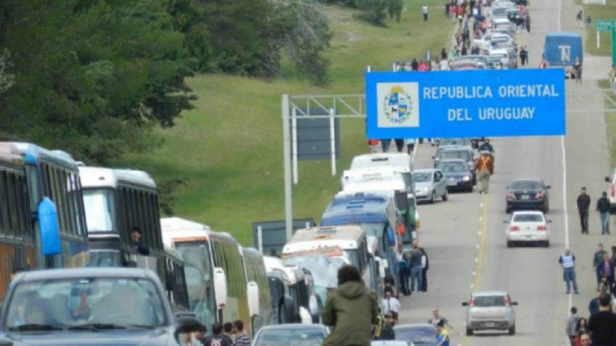 Argentina, Tierra Del Deme Dos De Los Uruguayos: Lacalle Pou Admite Que ...