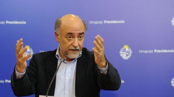 El gobierno busca un acuerdo multipartidario para el rescate de las cajas de jubilaciones uruguayas. El gobierno busca un acuerdo multipartidario para el rescate de las cajas de jubilaciones uruguayas.