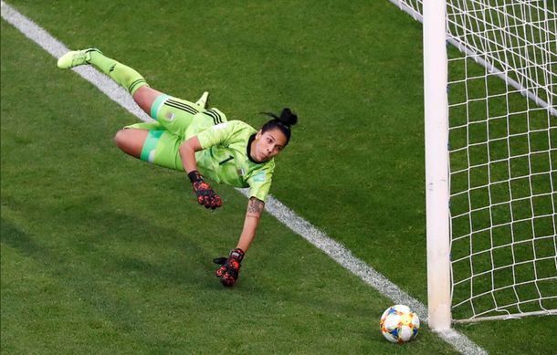 VIDEO: Así fue el penal que atajó Vanina Correa para salvar a Argentina con Inglaterra