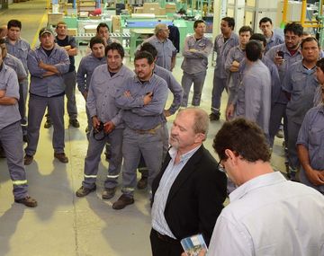 Suspendieron a 125 trabajadores de la fábrica Longvie de Catamarca