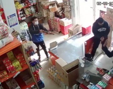 Así robaron con un arma larga un negocio en Neuquén