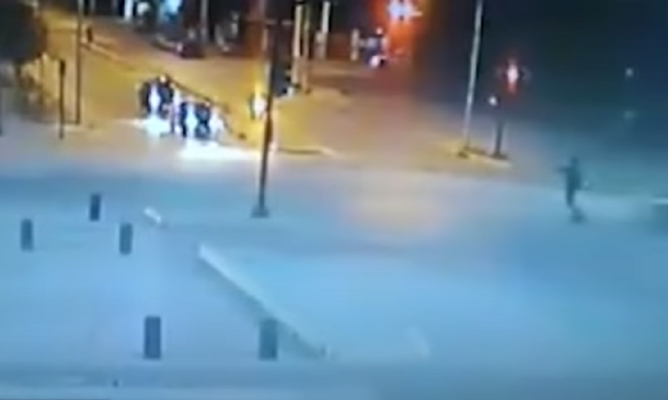 Video de terrible accidente en Neuquén: un chico en skate fue atropellado violentamente por un auto