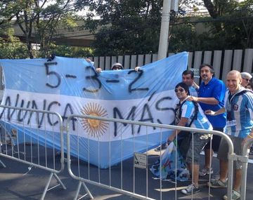 La bandera de la polémica: la gente no quiere el esquema de Sabella